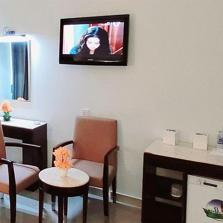 Signature Inn Hotel Deira Dubai Room photo