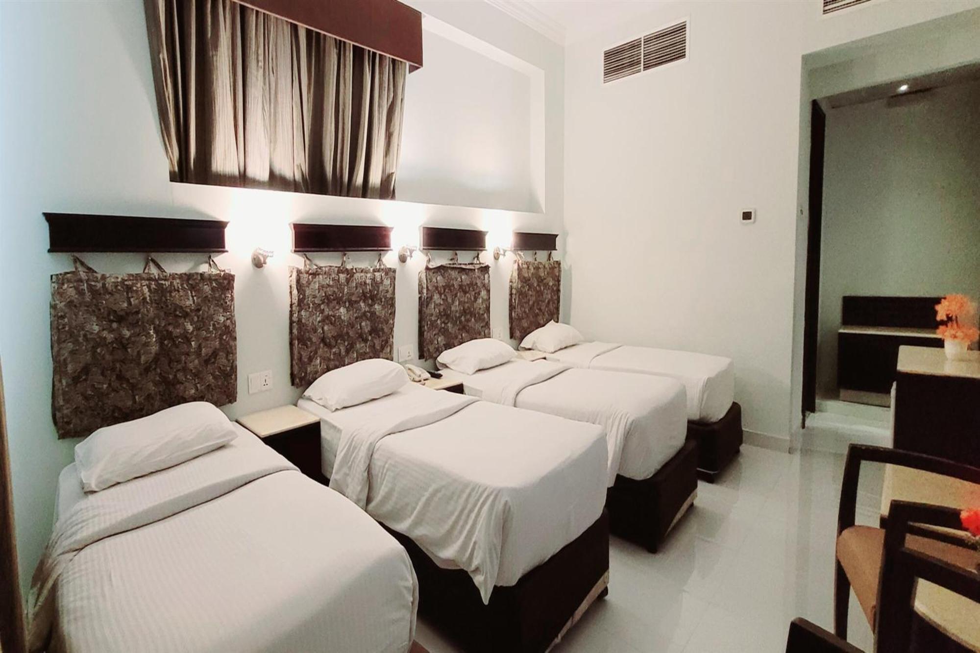Signature Inn Hotel Deira Dubai Room photo